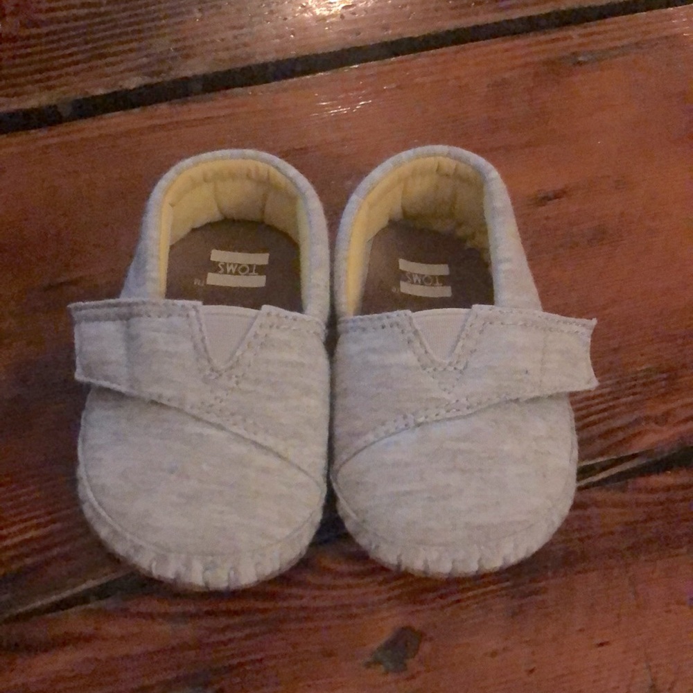 Tom’s crib shoe